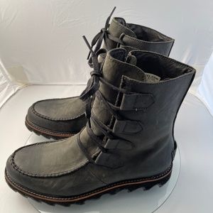 Sorel black leather moccasin style boots.  NWOT Size 11